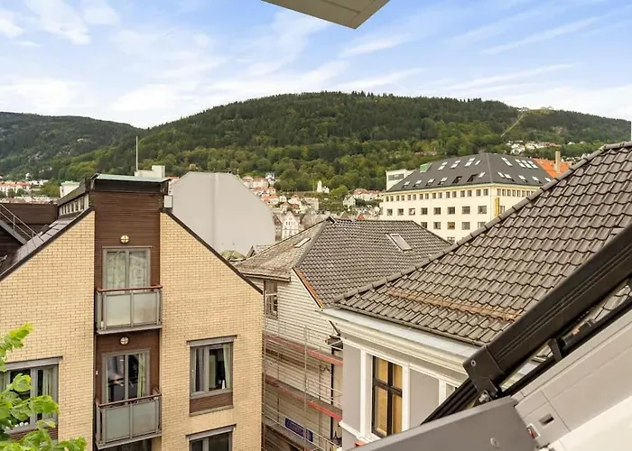 Dinbnb I Mid-city Luxury With Mini Balcony And Smart Tv & Sound System * Берген